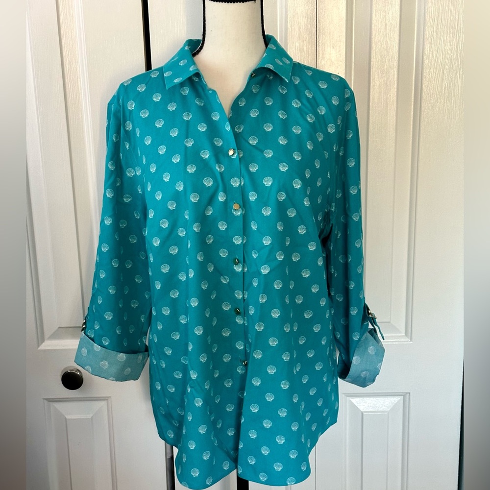 DESIGNED BY CHICO’S!!! Terrific Condition 100% Cotton LongSleeve Button Down Top